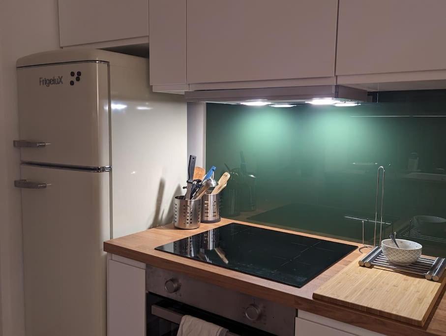 3 Nights Minimum, Renovated Entire Flat, Of Marseille, 4 People, 1first Floor