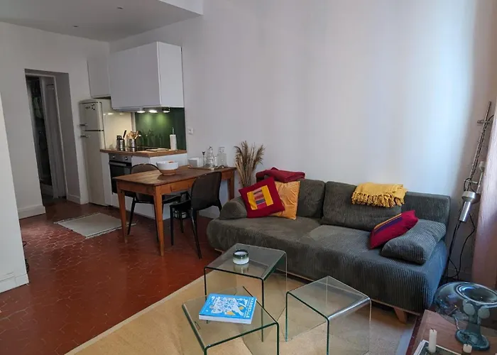 3 Nights Minimum, Renovated Entire Flat, City Of Marseille, 4 People, 1First Floor